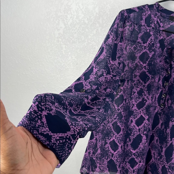 A.n.a Womens Blouse LT Purple Snake Pattern Long Sleeve Chic Sheer Office Wear - Picture 5 of 10